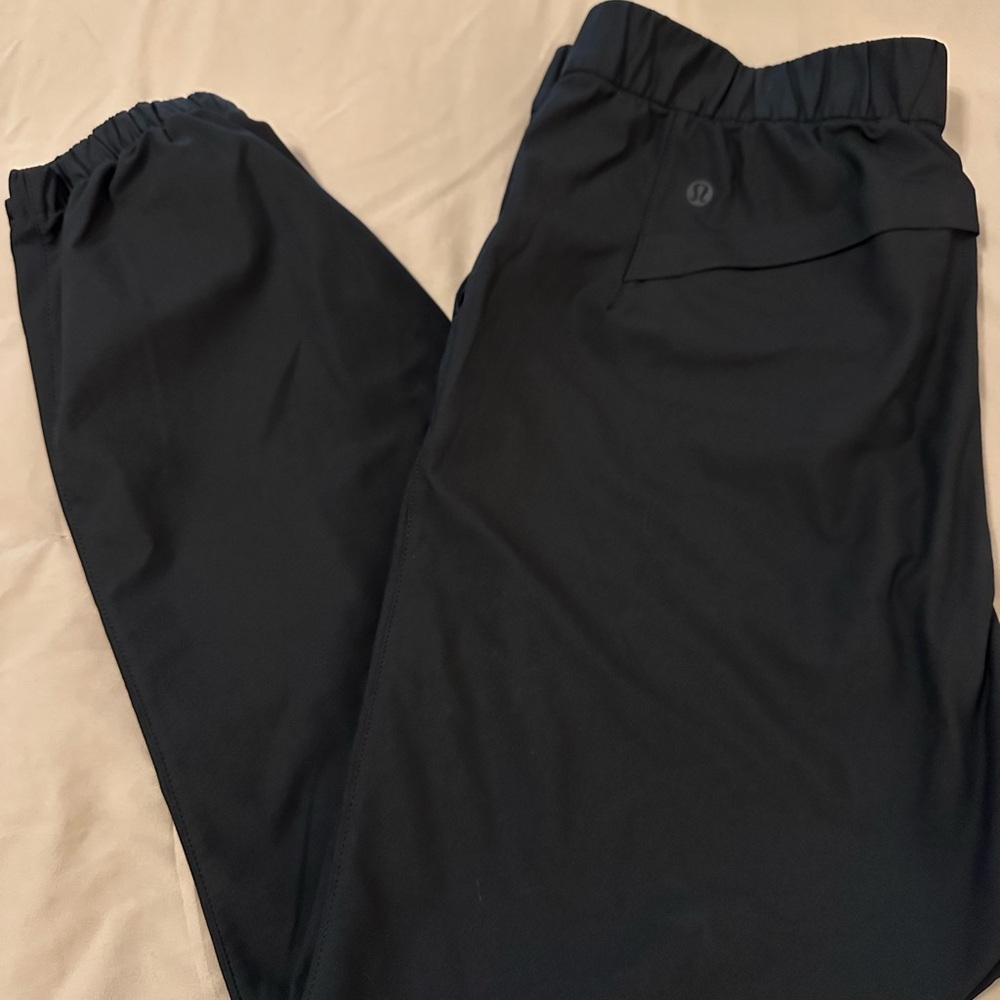 Lululemon slack joggers super cute